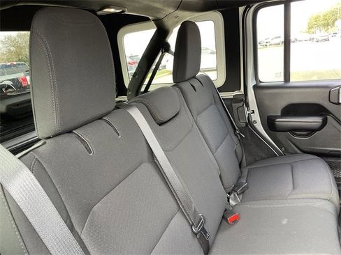 Used 2021 Jeep Wrangler Unlimited Sport image 27