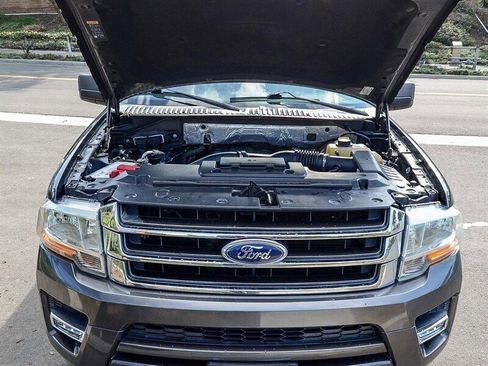 Used 2016 Ford Expedition XLT w/ Equipment Group 202A image 31