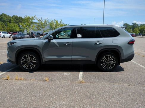 New 2026 Toyota Grand Highlander AWD Hybrid image 7