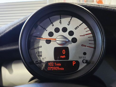Used 2013 MINI Cooper Clubman FWD image 32