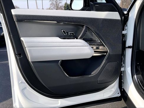 New 2026 Land Rover Range Rover Sport SE image 24