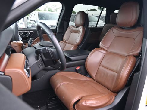 Used 2021 Lincoln Aviator Grand Touring w/ Equipment Group 302A AWD/4WD image 7