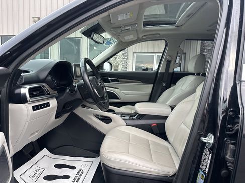 Used 2021 Kia Telluride EX w/ EX Premium Package image 12