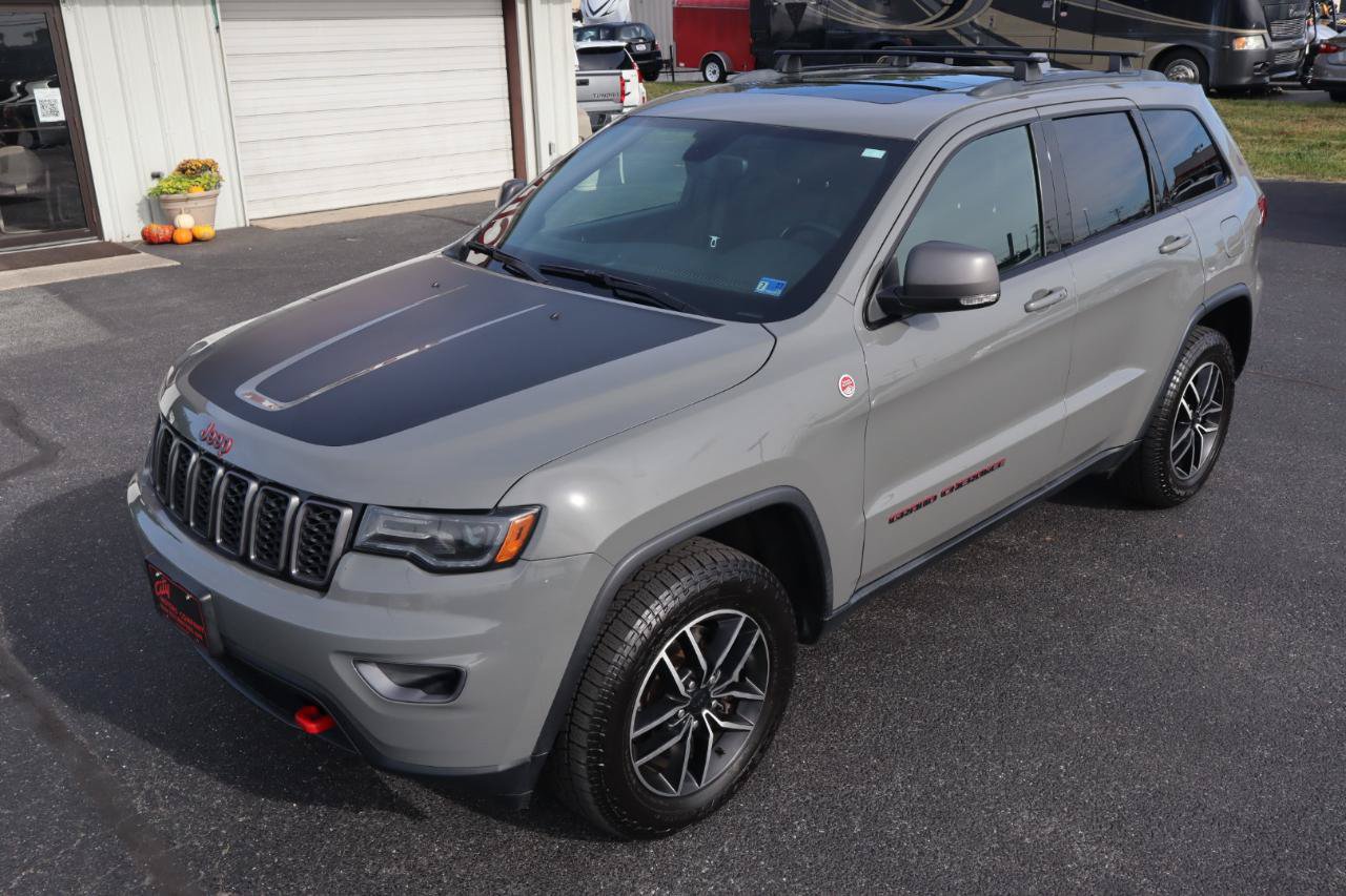 Used 2021 Jeep Grand Cherokee Trailhawk w/ Trailhawk Luxury Group AWD/4WD image 11