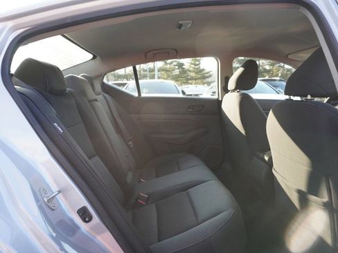 Used 2024 Nissan Altima 2.5 SV image 33