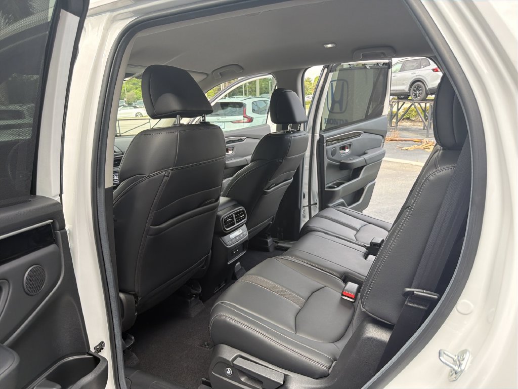 Certified 2025 Honda Pilot EX-L image 31