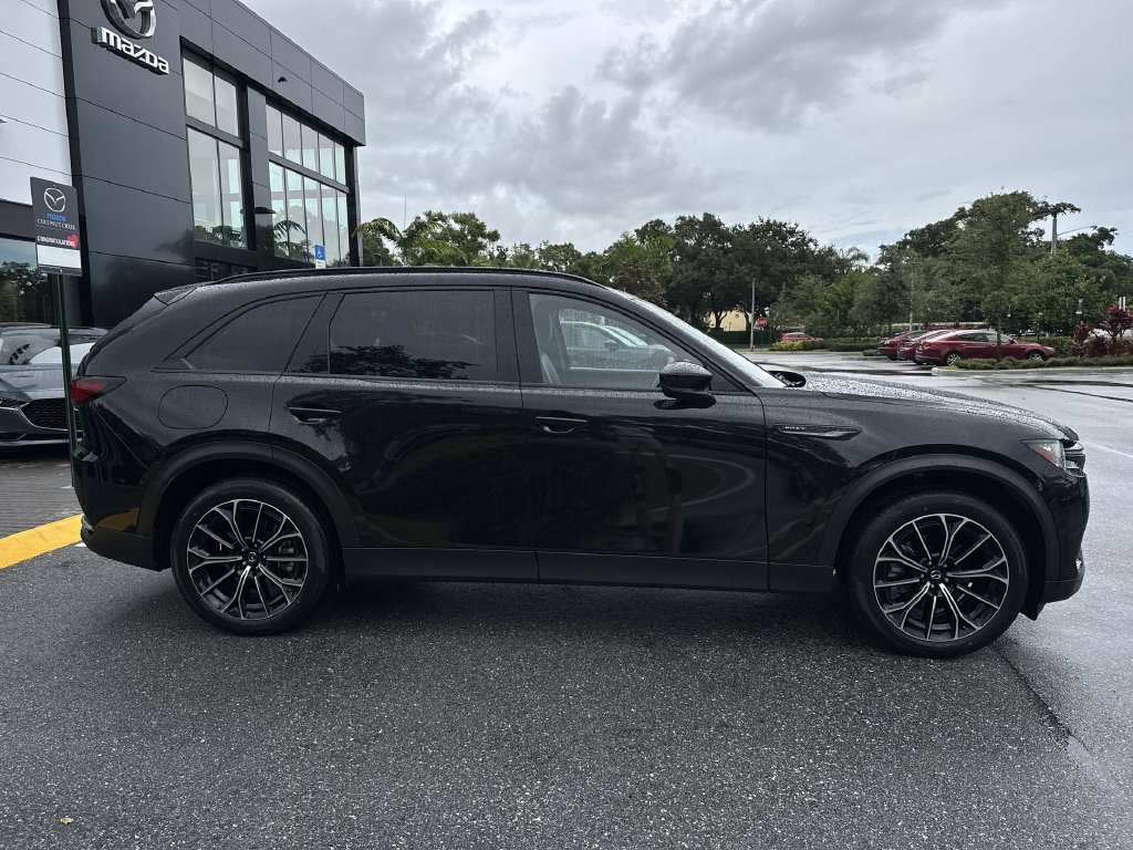 Certified 2025 MAZDA CX-70 Plug-In Hybrid w/ Premium Plus AWD/4WD image 5