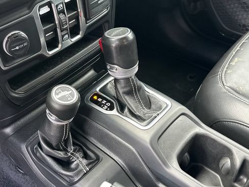 Used 2021 Jeep Gladiator Overland w/ Popular Equipment Package AWD/4WD image 19