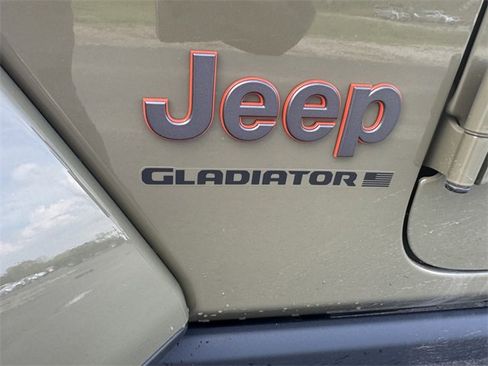 New 2025 Jeep Gladiator Mojave image 15