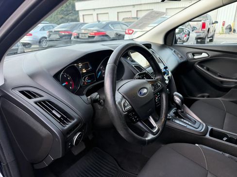 Used 2017 Ford Focus SEL w/ Cold Weather Package FWD image 17