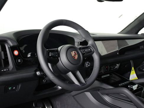 New 2026 Porsche Cayenne GTS image 4