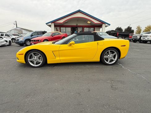 Used 2006 Chevrolet Corvette Convertible w/ Preferred Equipment Group RWD image 2