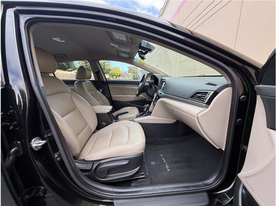 Used 2017 Hyundai Elantra Limited FWD image 11
