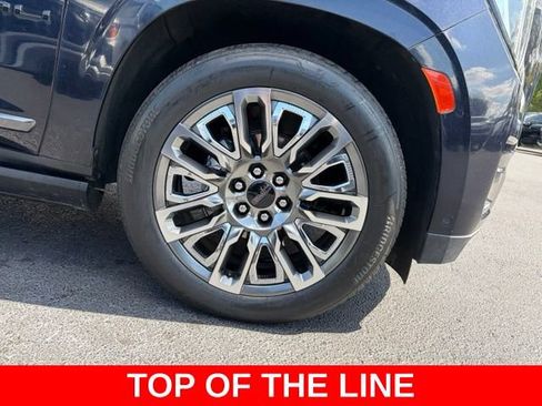 Used 2023 GMC Yukon Denali Ultimate AWD/4WD image 8