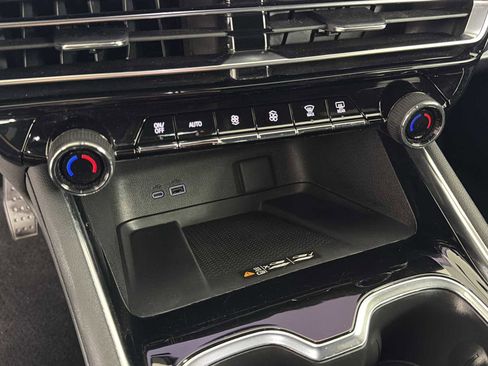 Certified 2024 Chevrolet Traverse LT image 68