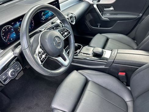 Used 2023 Mercedes-Benz CLA 250 image 9