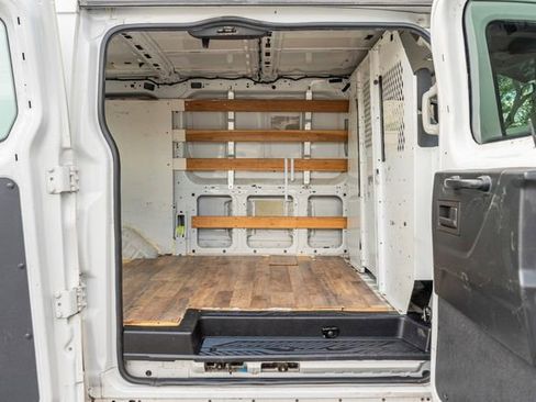 Used 2015 Ford Transit 250 130 Low Roof w/ Exterior Upgrade Package RWD image 31