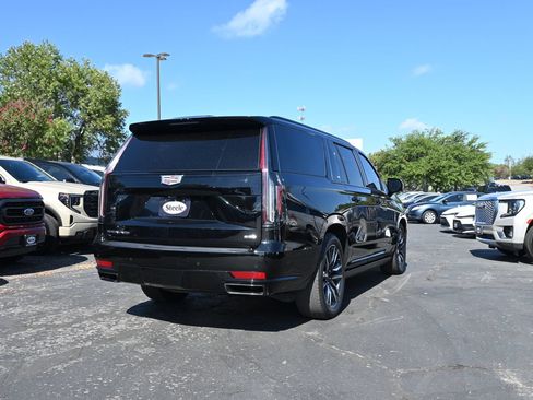 Used 2023 Cadillac Escalade ESV Sport Platinum AWD/4WD image 6