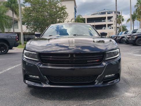 Used 2022 Dodge Charger SXT w/ Driver Convenience Group RWD image 3
