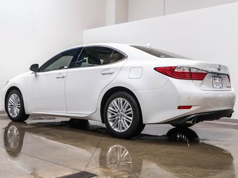 Used 2014 Lexus ES 350 w/ Luxury Package FWD image 7