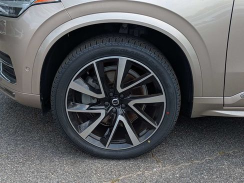 Certified 2023 Volvo XC90 B5 Plus w/ Protection Package Premier AWD/4WD image 11