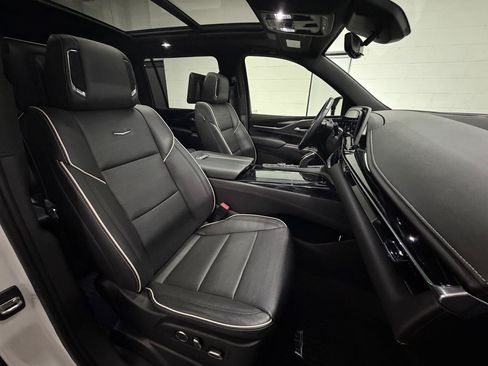 Used 2021 Cadillac Escalade ESV Sport w/ Heavy-Duty Trailer Package AWD/4WD image 23