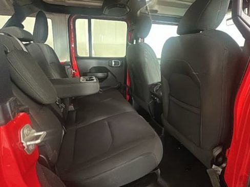 Used 2023 Jeep Wrangler Unlimited w/ Cold Weather Group AWD/4WD image 28