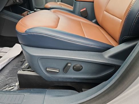 Used 2022 Ford Maverick Lariat w/ Lariat Luxury Package AWD/4WD image 16