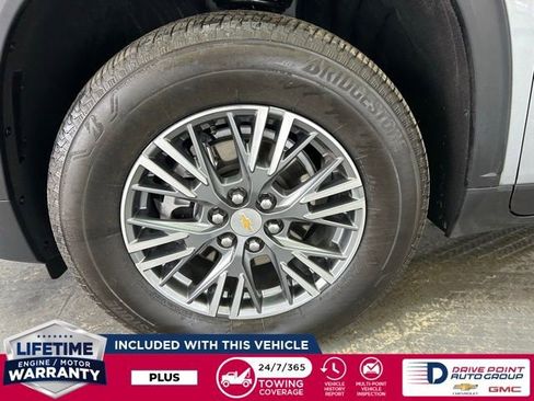 Used 2025 Chevrolet Traverse LT FWD image 10