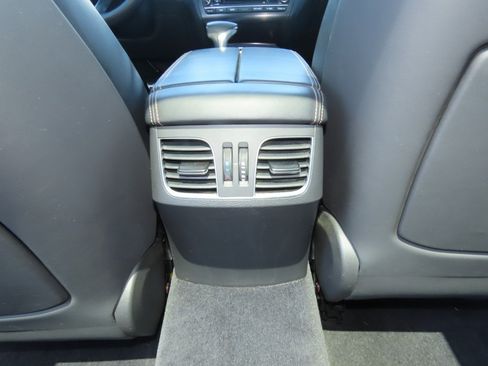 Used 2018 Genesis G80 3.3T Sport RWD image 22
