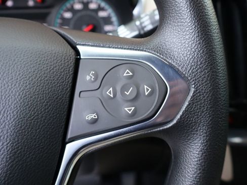 Used 2022 Chevrolet Traverse LS AWD/4WD image 15