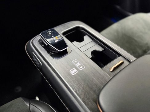 Used 2024 Nissan Ariya AWD image 21