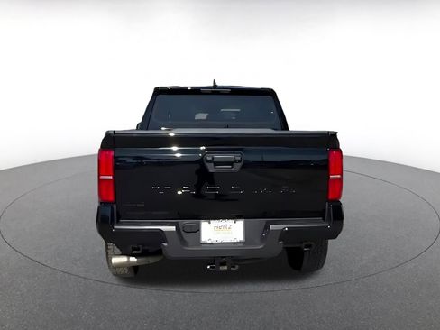 Used 2025 Toyota Tacoma TRD Off-Road AWD/4WD image 11