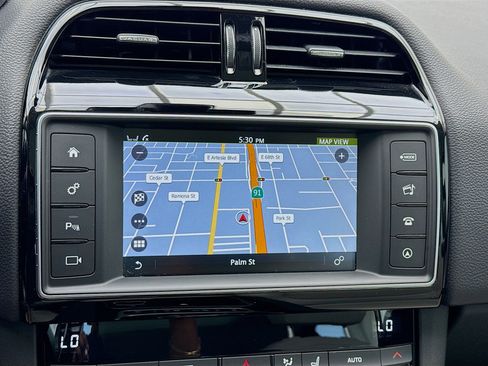 Used 2017 Jaguar F-PACE Prestige AWD/4WD image 9