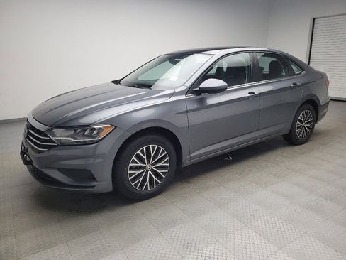 Used 2021 Volkswagen Jetta SE w/ SE Cold Weather Package FWD image 2