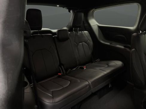 New 2026 Chrysler Pacifica Select image 32