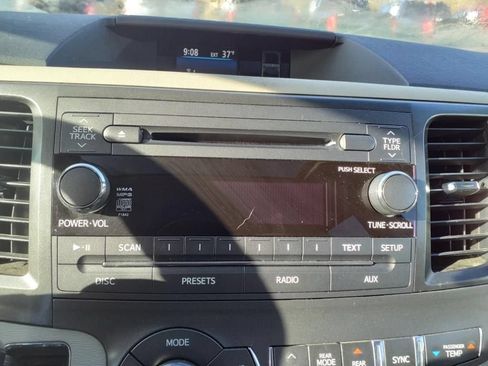 Used 2012 Toyota Sienna XLE FWD image 16