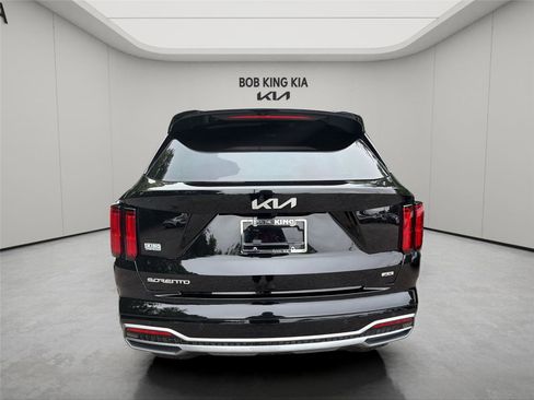 Used 2023 Kia Sorento SX AWD/4WD image 4