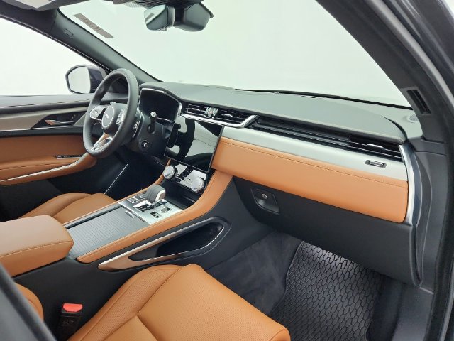 Certified 2026 Jaguar F-PACE R-Dynamic S AWD/4WD image 25