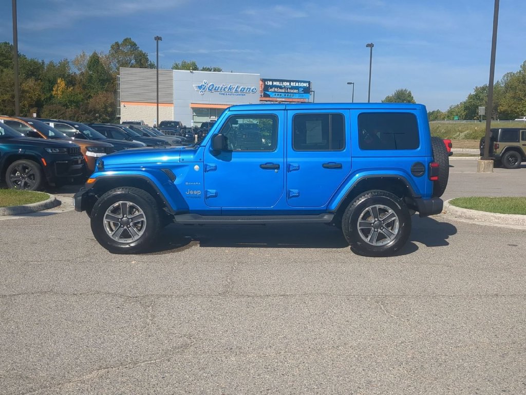 Used 2022 Jeep Wrangler Unlimited Sahara w/ LED Lighting Group AWD/4WD image 2