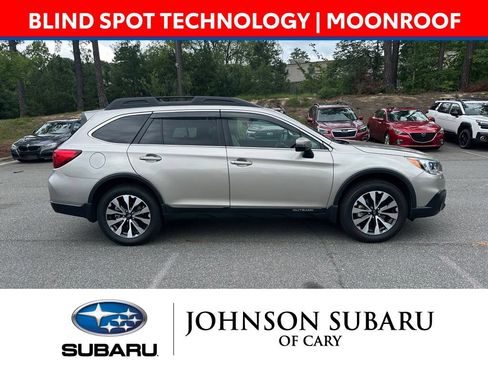 Used 2017 Subaru Outback 2.5i Limited AWD/4WD image 3
