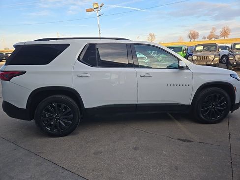 Used 2022 Chevrolet Traverse RS image 12