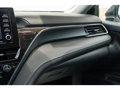 Used 2024 Toyota Camry SE w/ Convenience Package FWD image 19