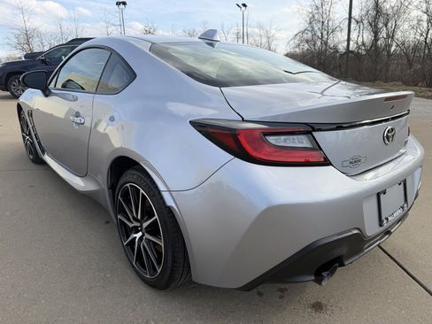 Certified 2025 Toyota GR86 w/ ALL Weather Mat Package (TMS) image 3