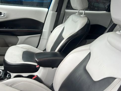 Used 2018 Jeep Compass Limited w/ Navigation Group image 24