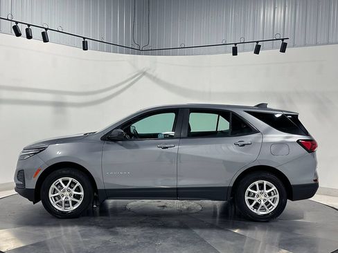 Used 2023 Chevrolet Equinox LS AWD/4WD image 16