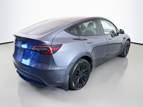 Used 2023 Tesla Model Y Long Range image 7