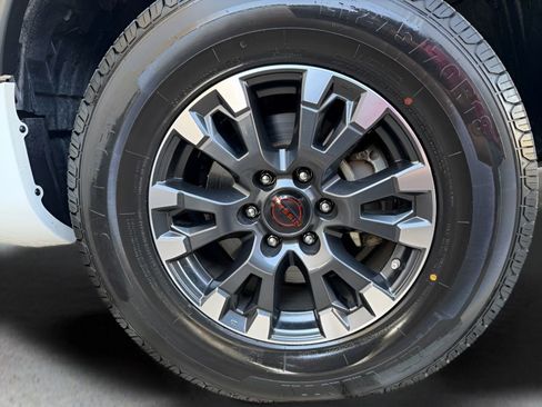 Used 2024 Nissan Titan PRO-4X image 26
