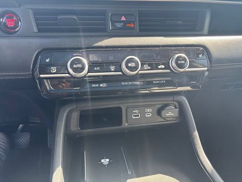 Used 2023 Honda Pilot Touring image 14