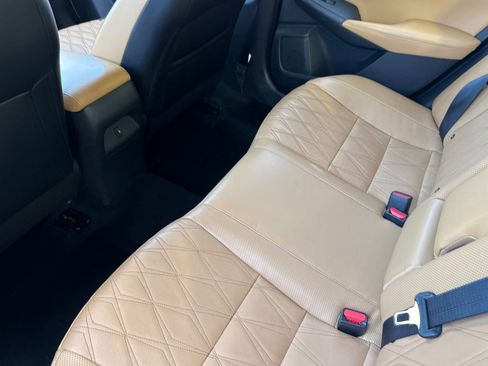 Used 2022 Nissan Sentra SV w/ SV Premium Package FWD image 26